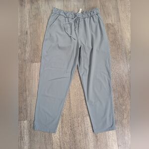 Women's Lululemon Keep Moving 7/8 high-rise pants in rhino grey